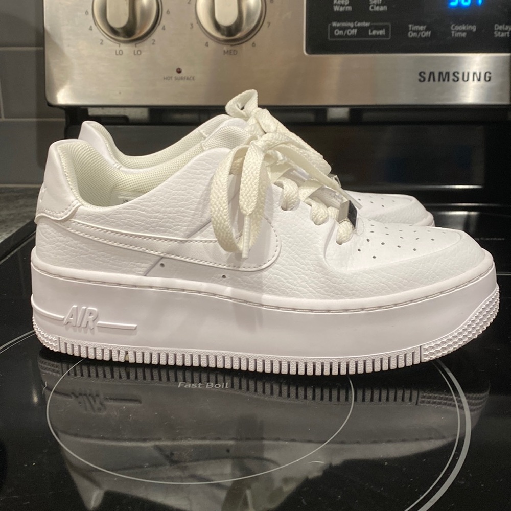Nike platform air forces
